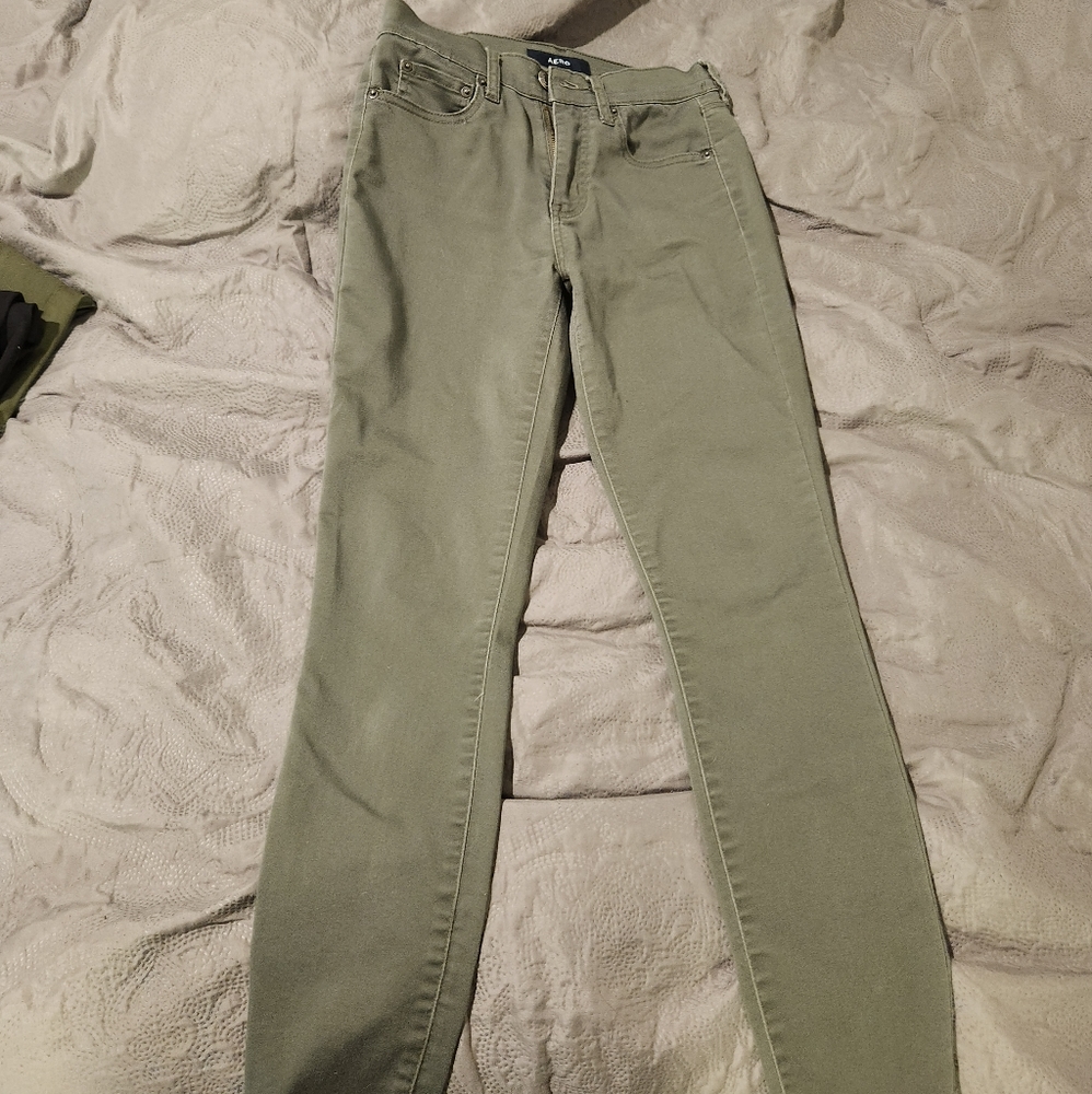 Aeropostale olive green skinny jeans